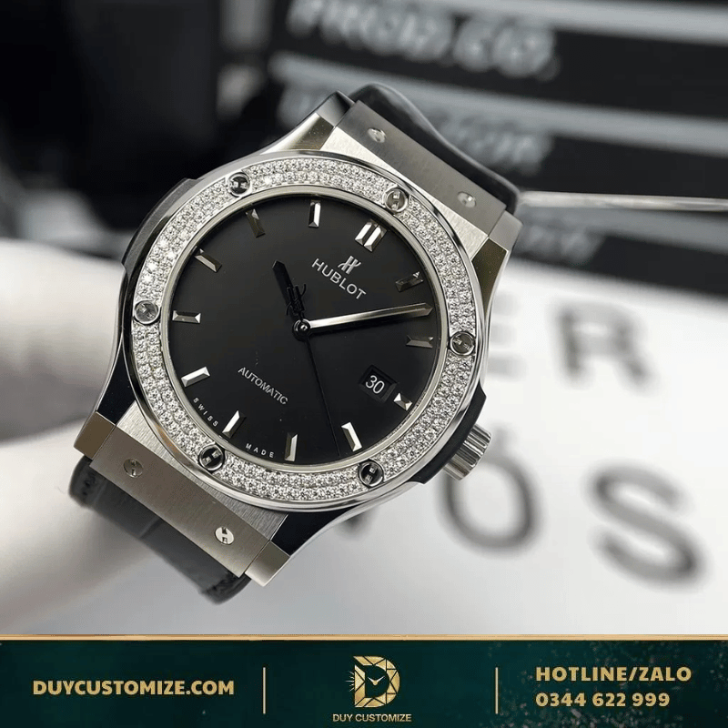 Hublot Classic Fusion Replica Watch 1:1 Black Diamonds 42mm