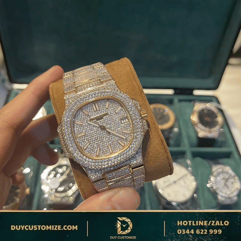 Patek Philippe Nautilus Replica 5719/10R Watch with Gemstones