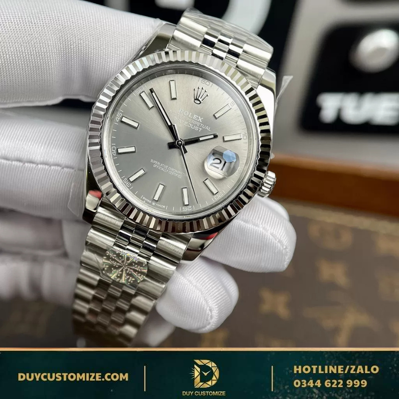 Rolex Rep 1:1 Datejust Watch with Silver Dial and Oyster Bracelet